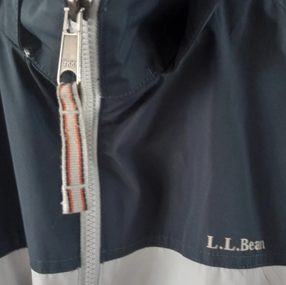 L.L.Bean Men's Windstopper Hooded JACKET. XL Reg. EUC